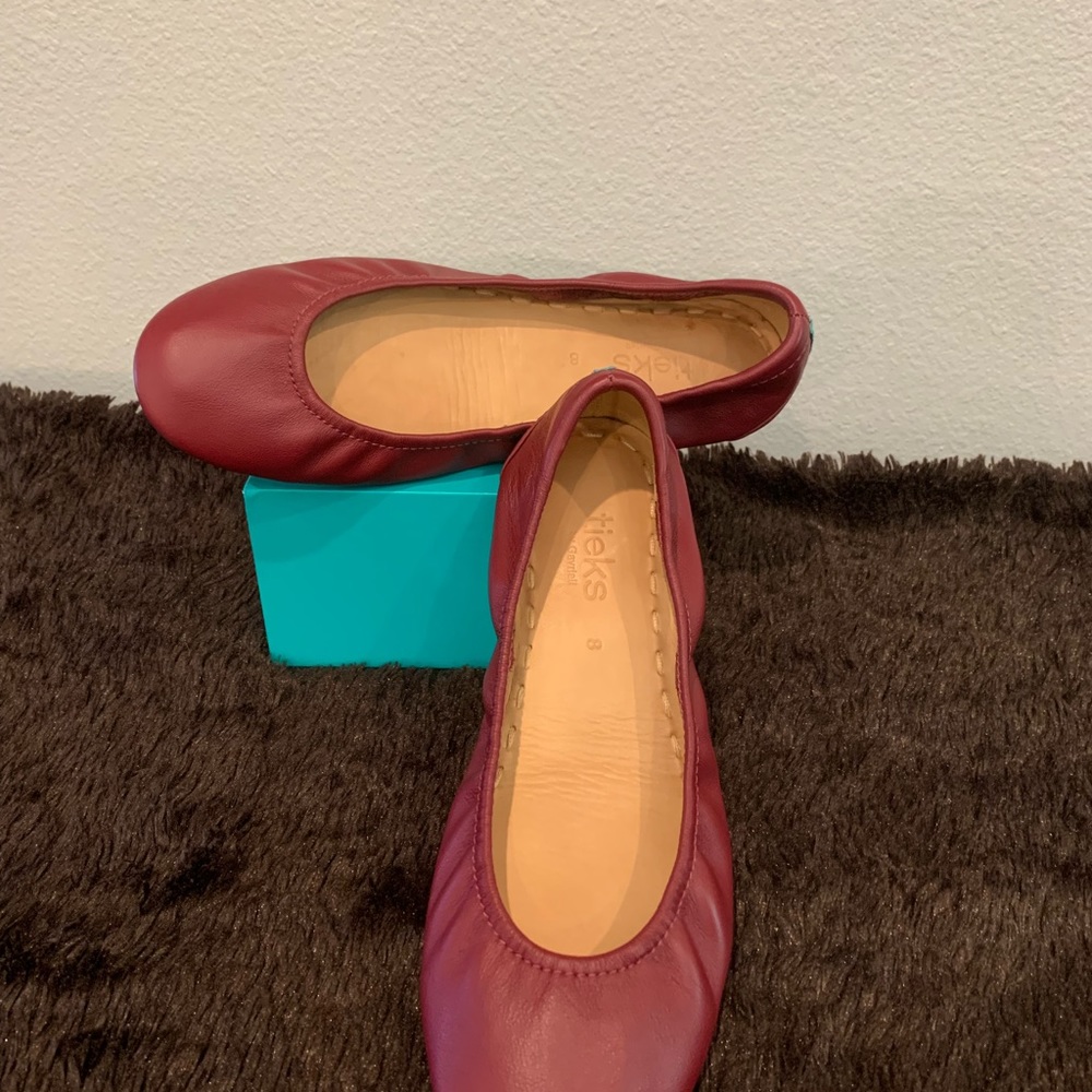 Tieks Burgundy ballet flats size 8